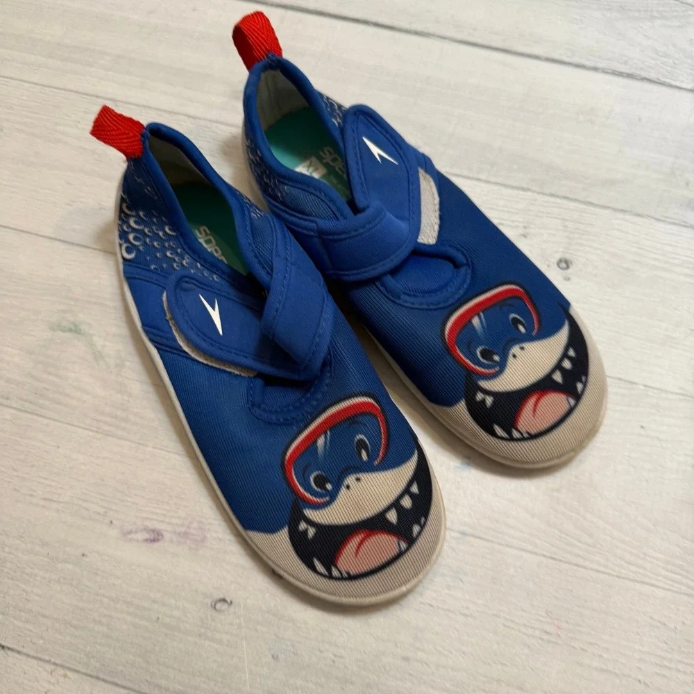Speedo kids water shoes shark face little kids size 11/12
